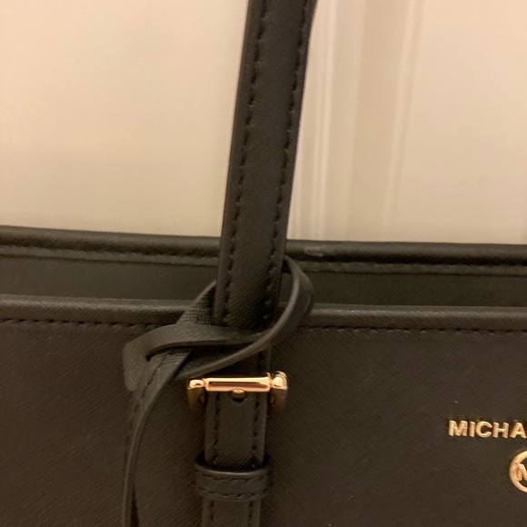 See new listing - Picture 9 of 12